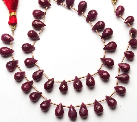 Ruby Corundum en rang briolette pour réparer et concevoir vos colliers