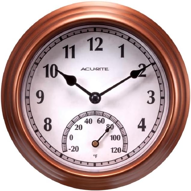 AcuRite 02423LA2 Reloj analógico redondo para interiores y exteriores de 8.5 pulgadas y termómetro, marco para todo clima, acabado de cobre,
