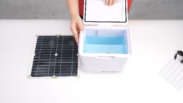 Image of Walfront Portable 50W Solar Powered Fridge Freezer for Camping RV Truck Outdoor Monocrystalline Panel Refrigerator DC18V Car Fridge 48W Cooling 45W Heating 24x22x16cm