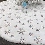 Material: esta falda de árbol de Navidad está hecha de tela de piel de conejo de imitación, artesanía de bordado de lentejuelas tridimensionales, y el árbol de Navidad combina con esta falda de árbol hará que todo el ambiente de Navidad sea más intenso.