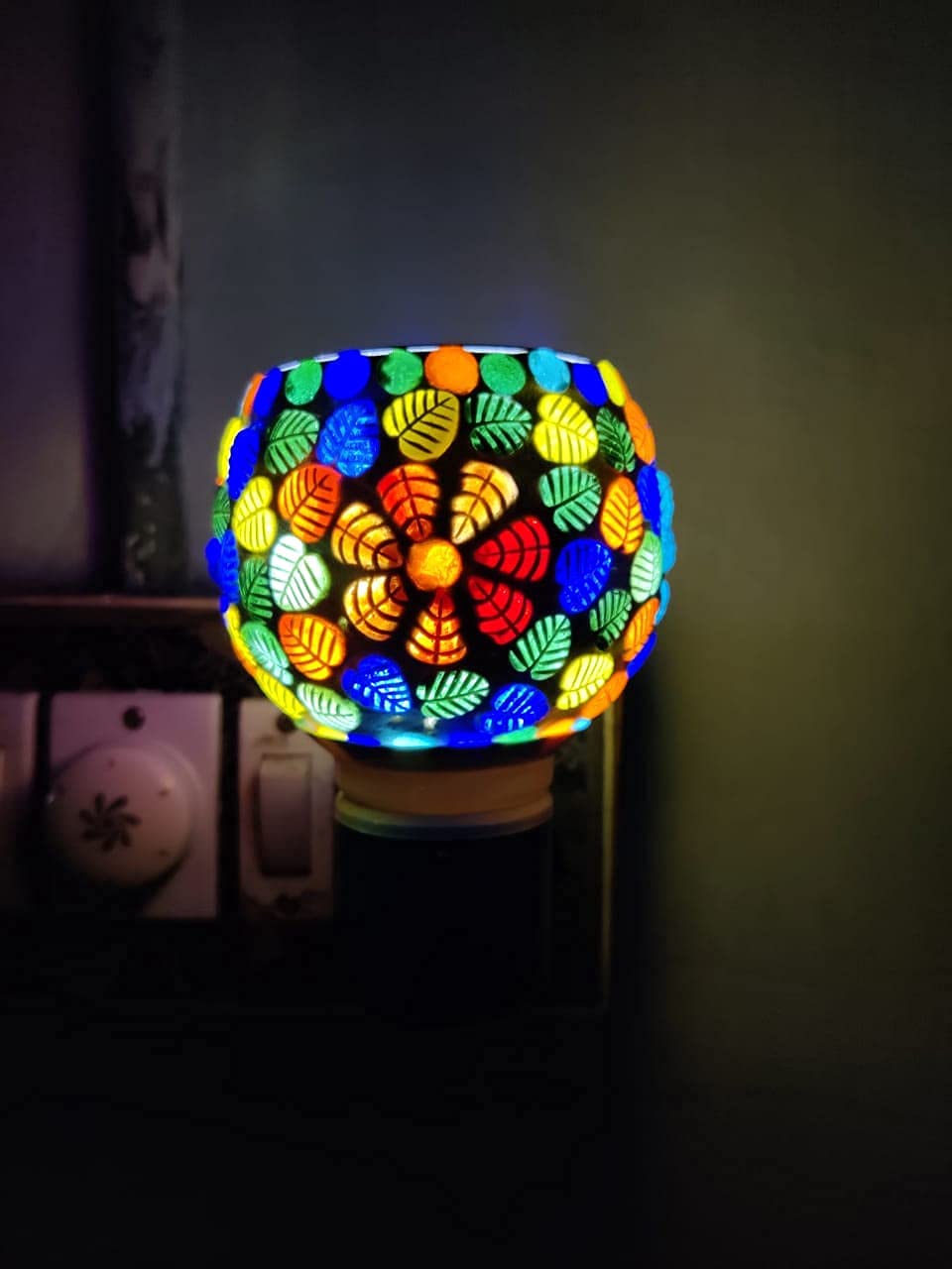 SHREE HANS CREATION | Kapur Dani Electrical Camphor Diffuser. Glass Kapoor Dhani & Essential Oil Diffuser with On Off Switch to Toggle Between Burner & Lamp (Heart Shape Leaf)