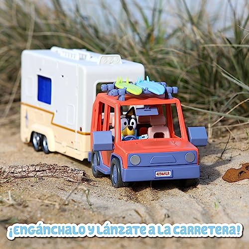 BLUEY – Family Cruiser + Campervan seti, oyun seti, aile karavanı, 3 figür, 10 aksesuar ve dekoratif çıkartmalar, 3 yıl ünlü (BLY53000)