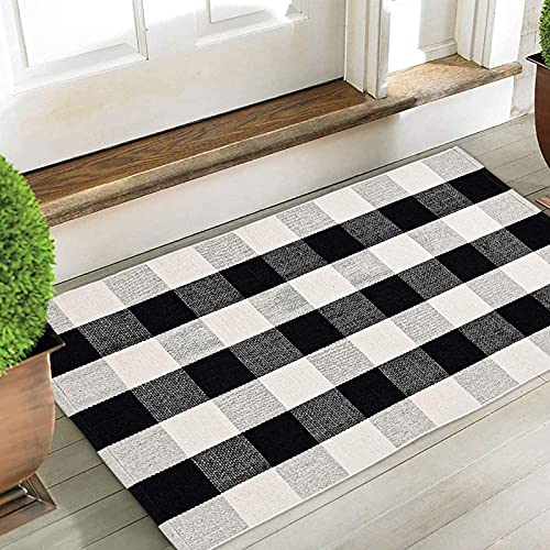 27.5x43 Inch Buffalo Plaid Check Rug Area Rug Fall Decor Doormat Checkered Floor Mat Welcome Layered Mat Indoor for Door Porch Kitchen Farmhouse Entryway Bathroom Carpet Bedroom, Black White