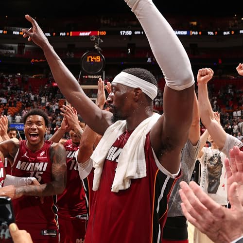 NIL difference in the madness, free throws are a lost art, Bite of the Night and Headlines Podcast Por  arte de portada