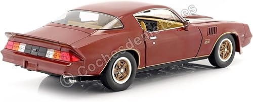 Miniatura 2 de GreenLight 118 1978 Chevrolet & let Camaro Z28 - Carmín metálico con rayas doradas de dos tonos 13604 Envío desde Canadá