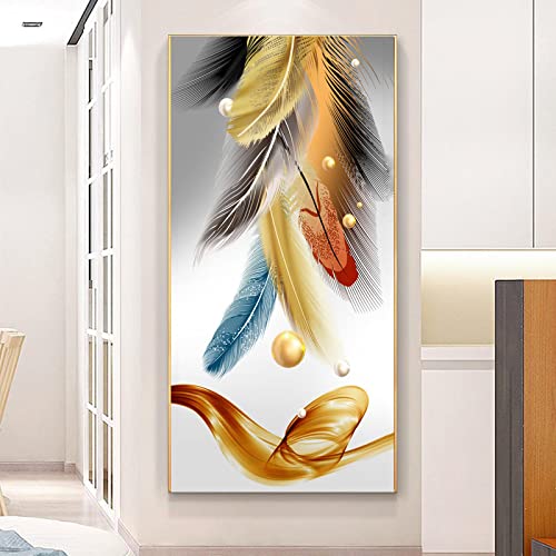 Toile plume moderne avec cadre doré pour sublimer un grand mur de salon vide