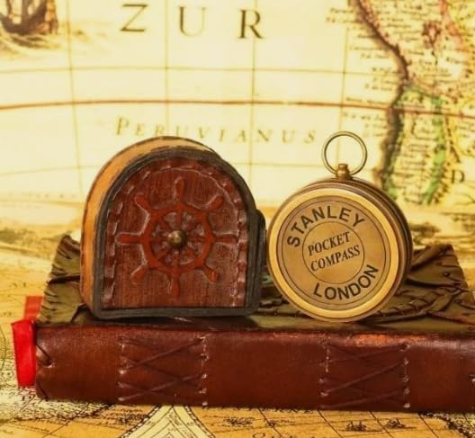 Brújula de latón con estuche de cuero y grabado náutico miniatura 4