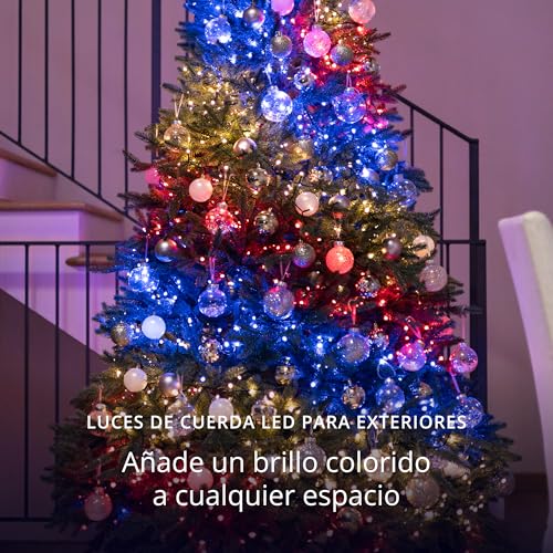 Twinkly Strings 400 como luces de árbol de Navidad alternando blanco cálido y efectos RGB