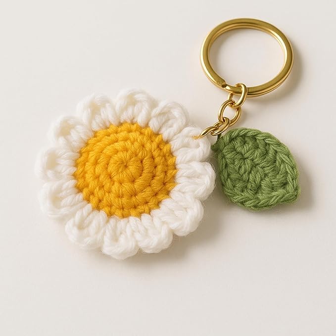Handmade Crochet Daisy Keychain for Women & Girls | Cute Flower Keyring with Leaf Charm | Soft Wool Knitted Bag Charm | Car, Bike & Backpack Accessory – Gift for Friends