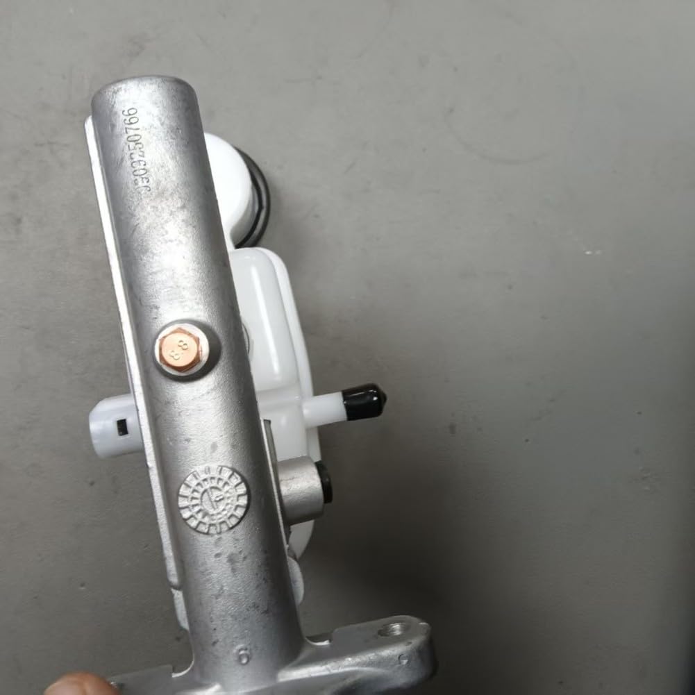 1PCS Brake Master Cylinder OEM 47201-0k020 472010k020