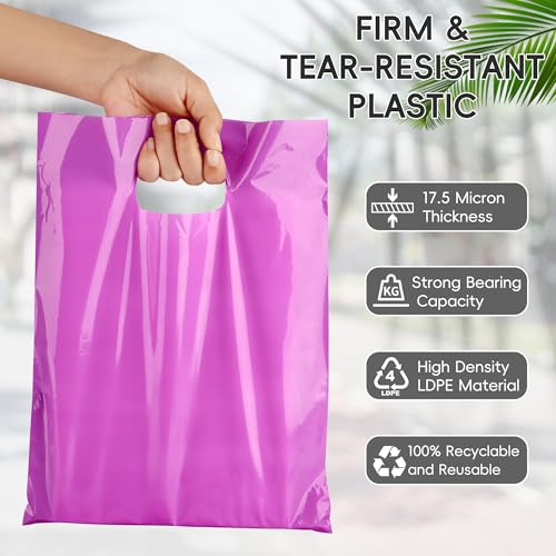 Sacs en plastique violets pour protéger et transporter vos achats de bijoux
