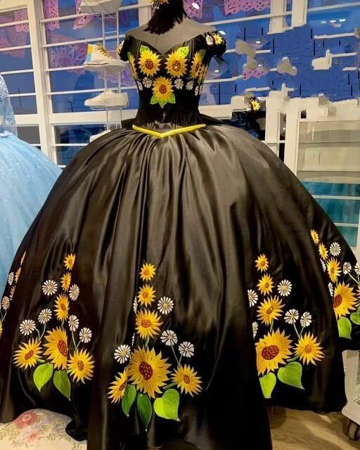 Mollybridal 2025 Modest Sunflower Embroidered Ball Gown Quinceanera Dresses Charro Off Shoulder Prom Sweet 15 Dress3