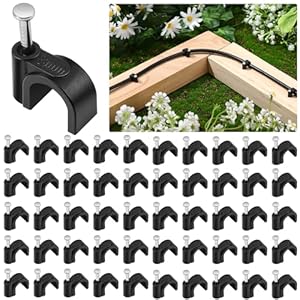 100 Pcs Drip Irrigation 1/4″ and 3/8″ Tubing Mounting Clips, Firm and Easy to Install, Drip Irrigation Kit Connector, Irrigation Fit, Irrigation Part, Irrigation Accessories, Black