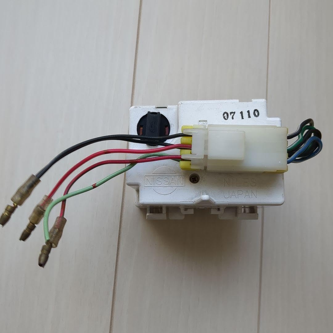 Amazon.co.jp: 旧車 車内時計 当時物 QUARTZ 2 : おもちゃ