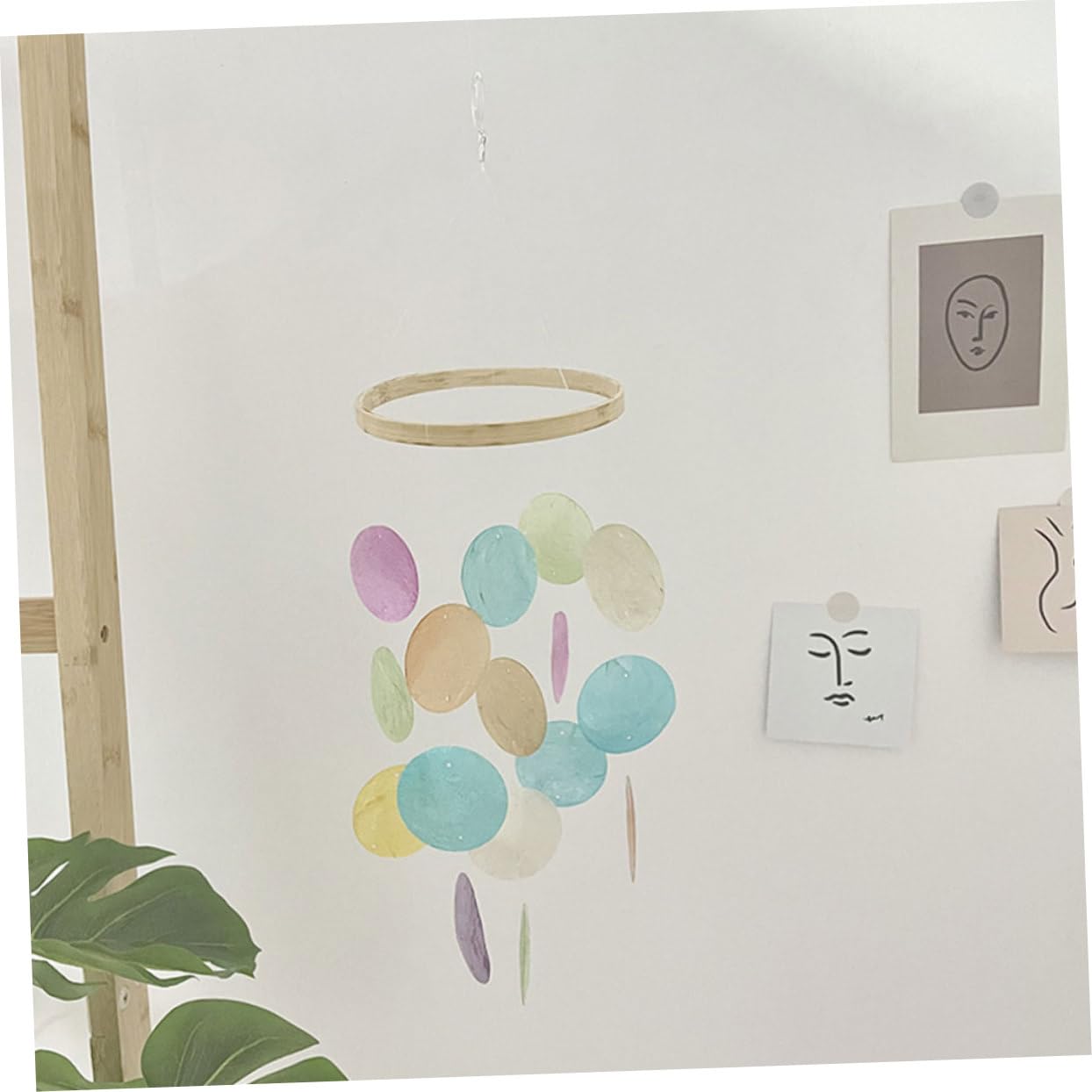 BESTonZON Carillon Éolien Délicat en Bambou et Coquillages pour Jardin Extérieur Son Clair et Décor Élégant