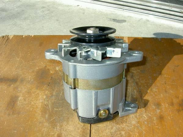 リビルトオルタネーター9リビルト オルタネーター ハイエース 用100213