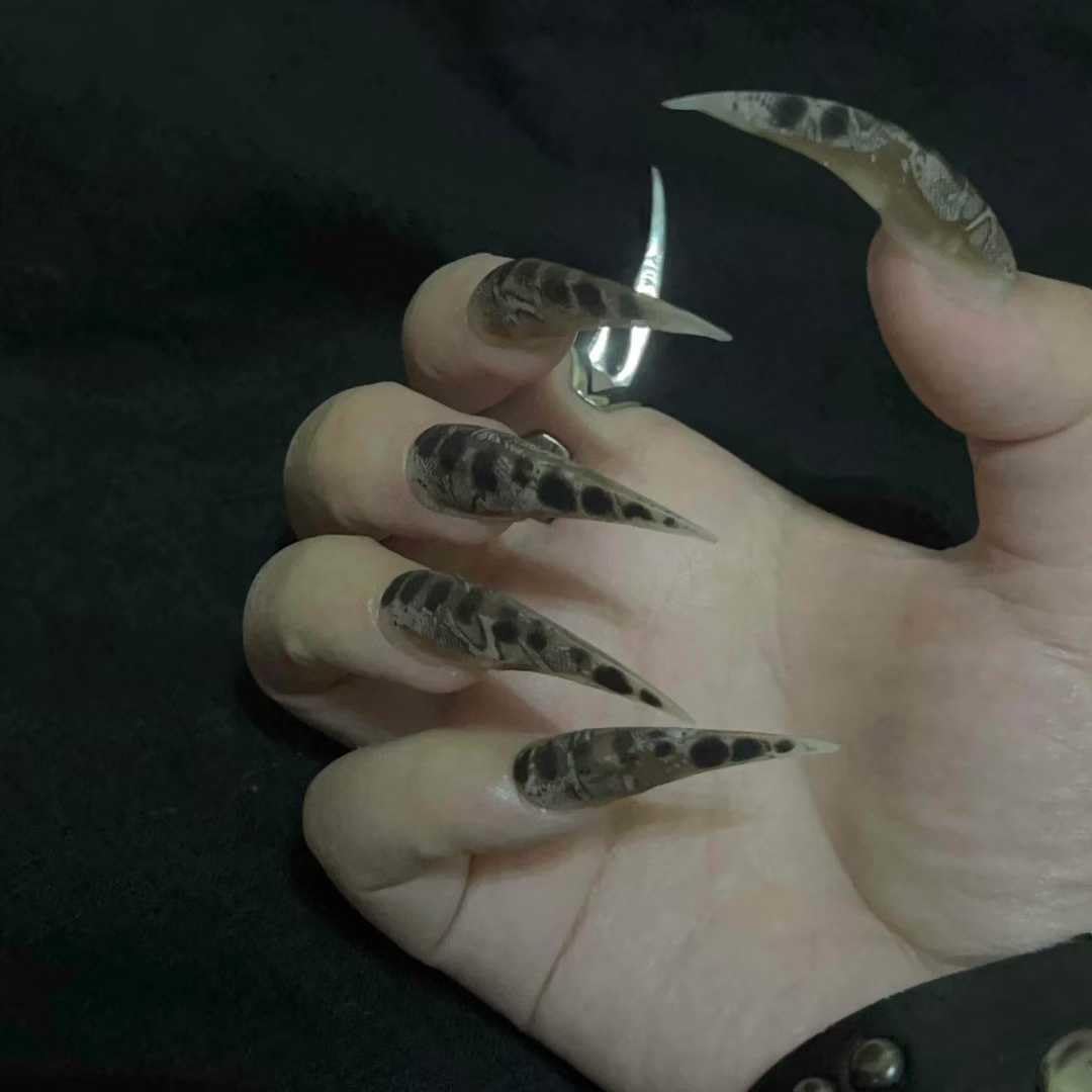Premium Fake Nails with 3D Dragon Claw Art Dark Theme Ancient Biology Inspiration Easy to Wear Size M