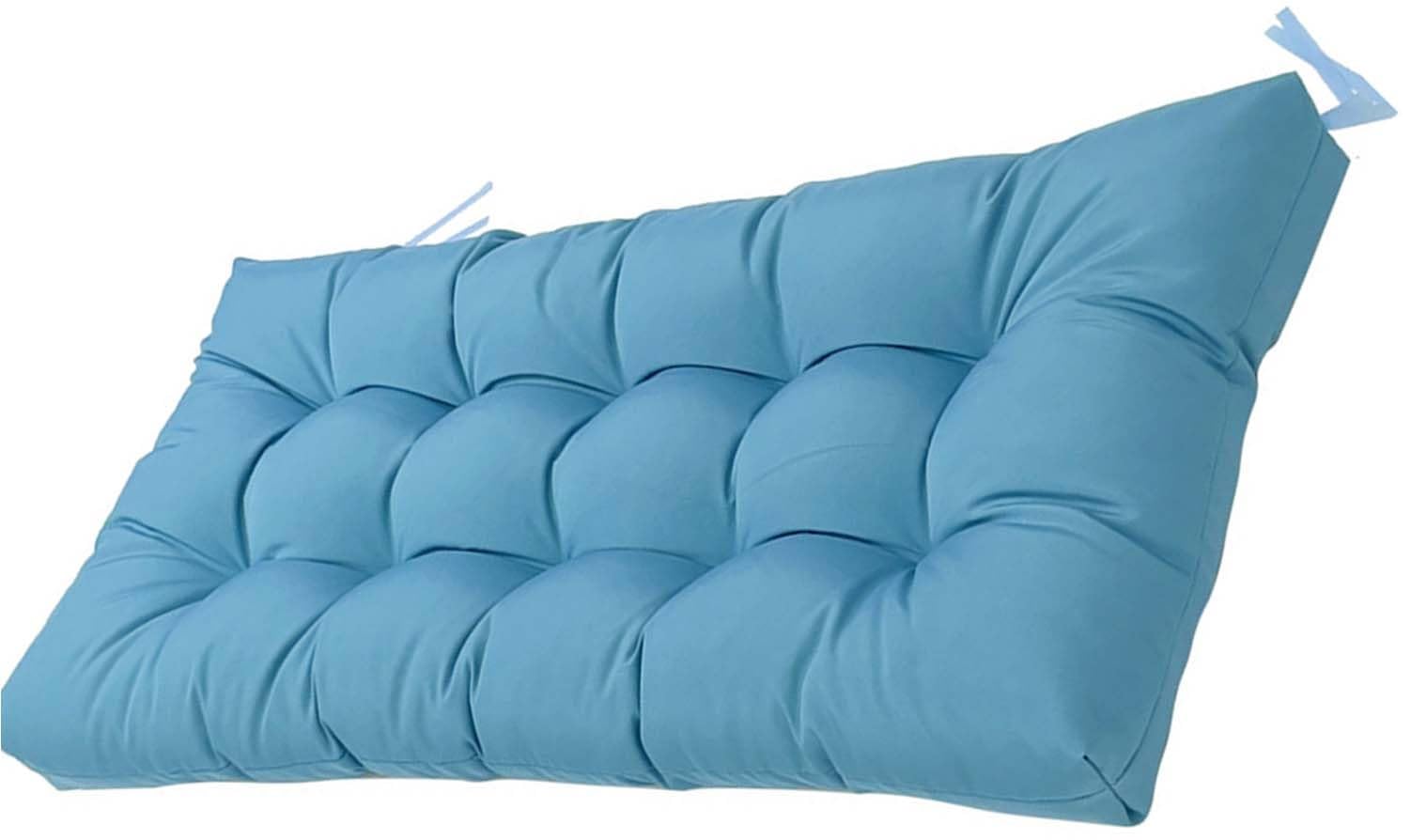 Coussin en fourrure de jardin pour sublimer votre chaise à bascule sur la terrasse
