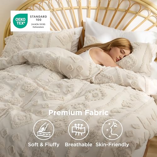 Image of Bedsure Boho Tufted Beige Comforter Set Queen Size, GentleSoft 3 Pieces Boho Farmhouse-Style Decor Bedding, Exquisite Bedding for All Seasons, 1 Bed Comforter, 2 Pillow Shams, 90x90 Inches