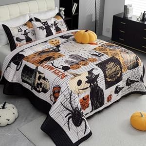 EVENHUG Halloween Theme King Size Quilt Bedding Set with 3 Pillow Shams Lightweight Soft Bedspread Coverlet Halloween Holiday Bed Cover for Bedroom Home Decoration (4 Pieces) EVENHUG Halloween Theme King Size Quilt Bedding Set with 3 Pillow Shams Lightweight Soft Bedspread Coverlet Halloween Holiday Bed Cover for Bedroom Home Decoration 4 Pieces