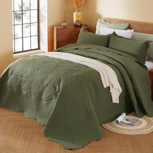 Image of EVENHUG Oversized King Bedspreads California King Quilt Set with Pillow Shams Extra Wide Large King Size Quilts Lightweight Coverlet Bedding Sets Olive Green 120 inchx120 inch