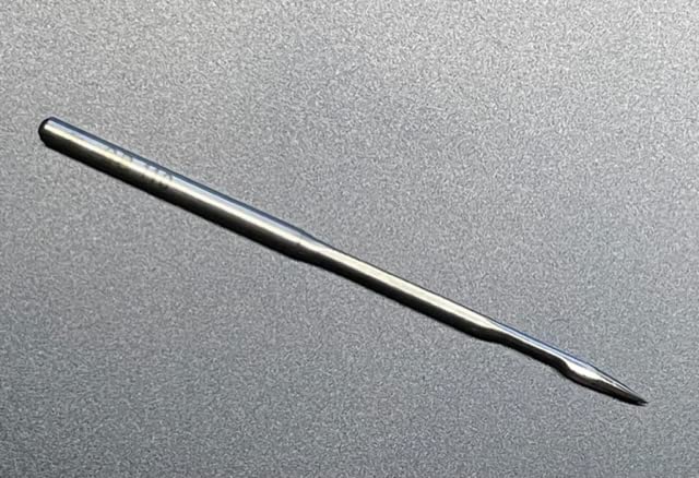 Needle It Up with Groz-Beckert Needle DBx1 / 16x257 / 16x231 / DLx1 / 1738 / Round Point - Size - 110/18 (100PK)