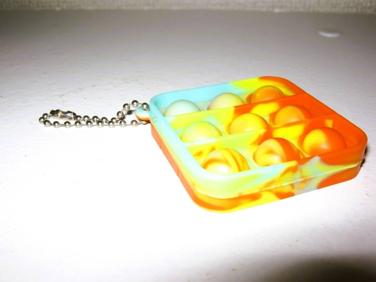 新品【プッシュポップ キーホルダー 200個】ポップイット まとめ売り 大量 新品【プッシュポップ キーホルダー 200個】ポップイット まとめ