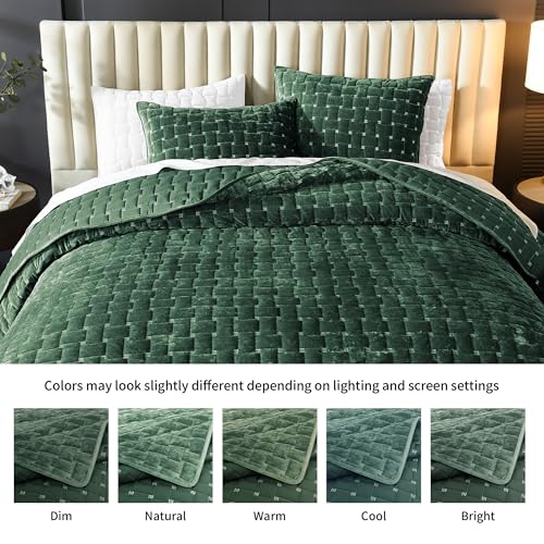 Image of Grassix Velvet Quilt Set Queen Size, Luxury Geometric Design, Dark Green | Lightweight Velvet Comforter with 2 Pillow Shams, Ultra Soft Bedspread Coverlet, Quilted Bedding Set for All Seasons, 90 inchx96 inch