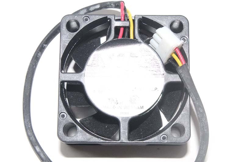 Ventilateur 40mm 24V résout la surchauffe des modules 3 broches
