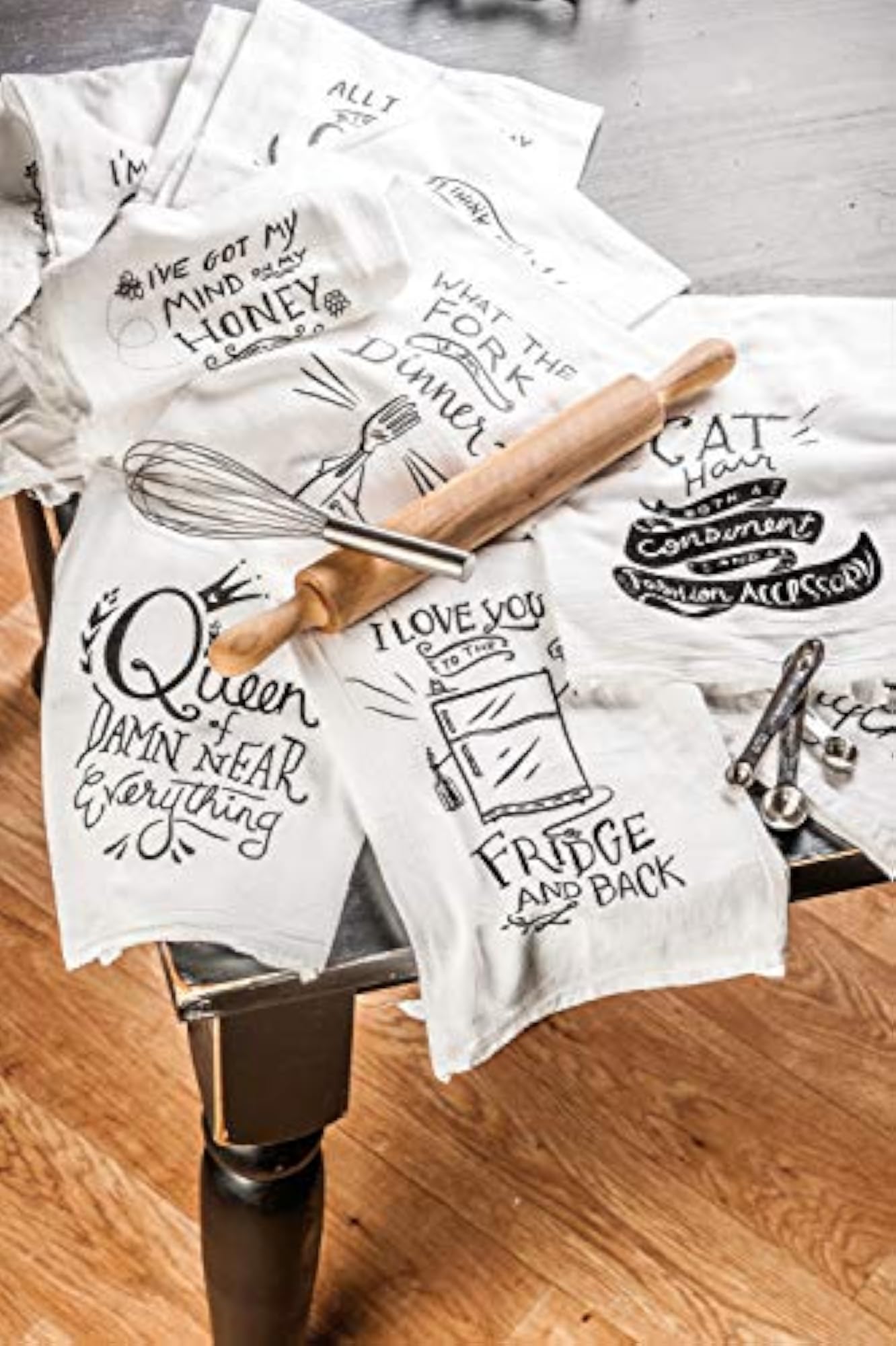 Queen Tea Towel, Elegant Kitchen Accessory