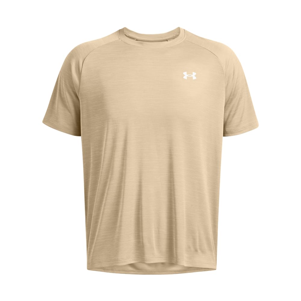 Under Armour Under Armour Men's Tech Textured Short Sleeve T Shirt in use