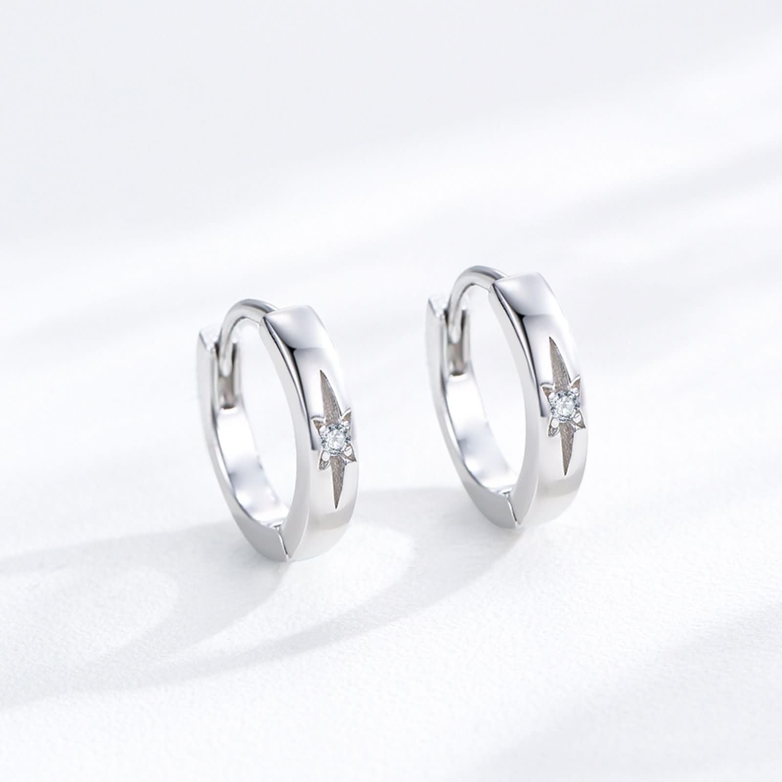 Pendientes de aro pequeños de oro real de 18 quilates para mujer, moissanita blanca, oro blanco de 9 K, 14 y 18 quilates, para uso diario, para mujer, ajuste de estrella