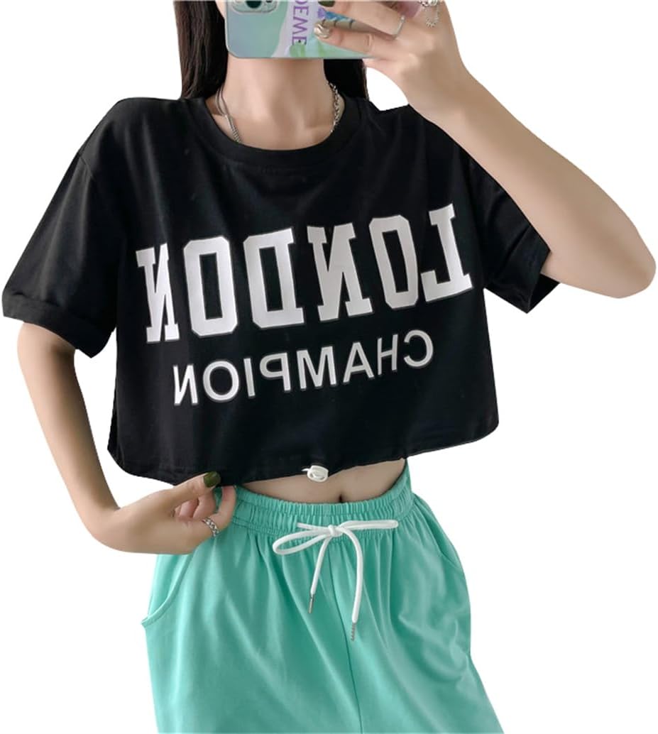 旬顔を叶える！英字ロゴが映えるクロップトップTシャツ