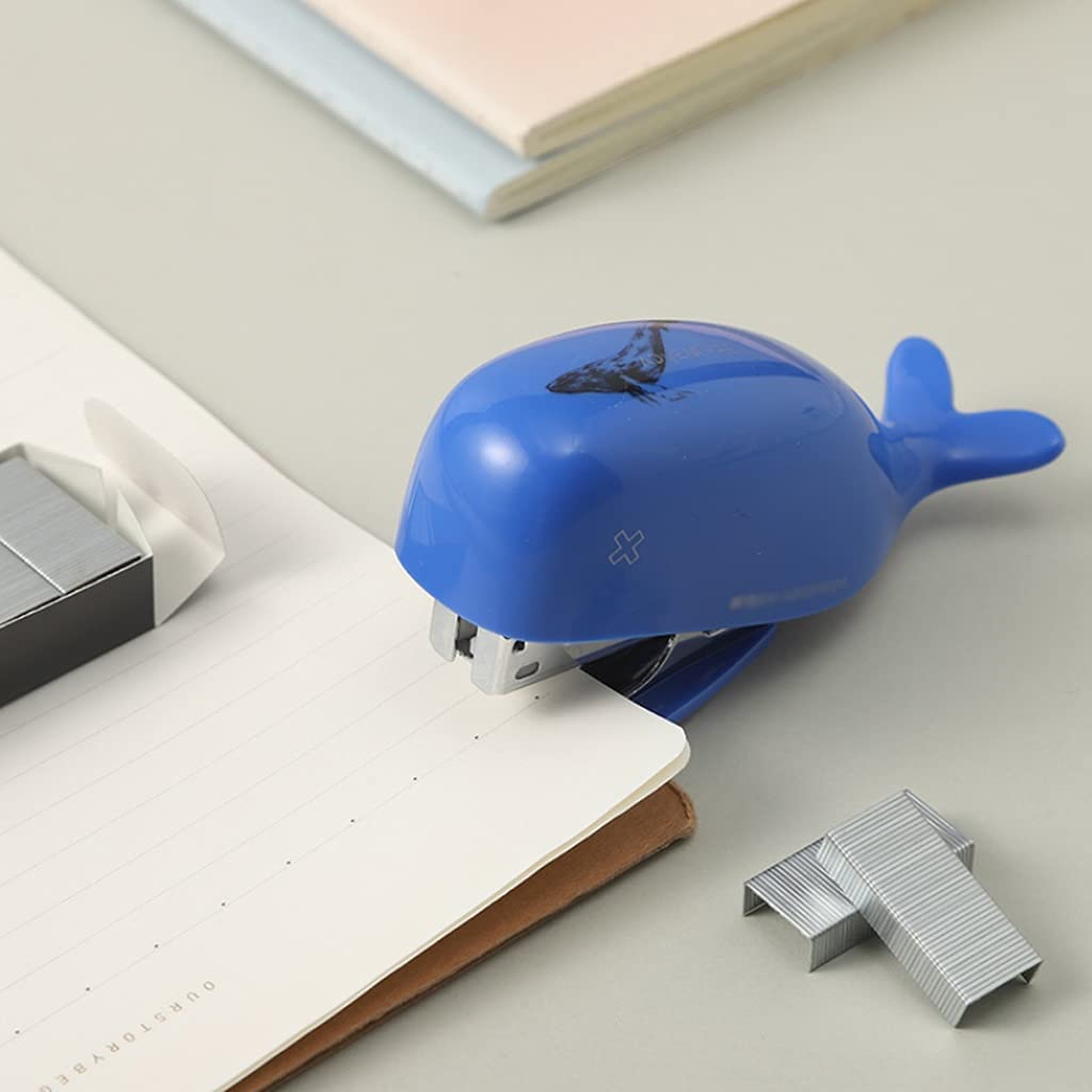 mini cucitrice, Cucitrice manuale for la casa, portatile, blu, con graffette da tavolo a forma di balena, 640 punti metallici 24/6, for ufficio, scuola, o viaggio(2pcs)