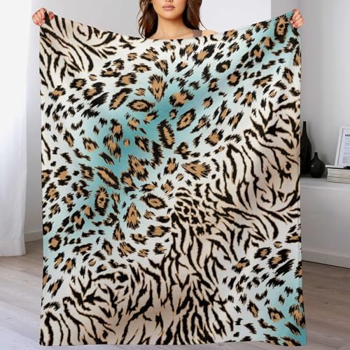 Couverture polaire léopard pour cocooner sur le canapé du salon - 6