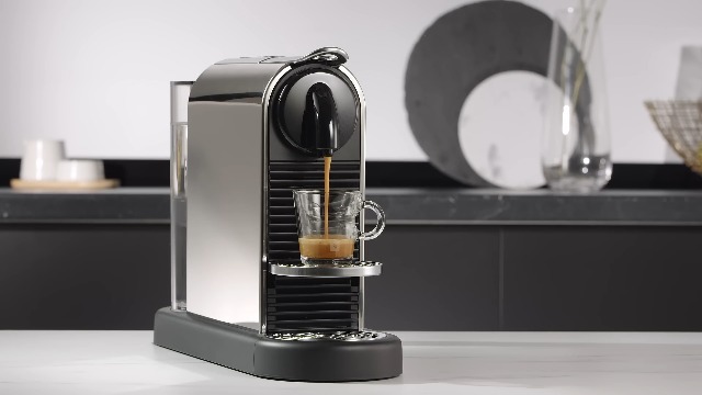 Nespresso CitiZ PLATINUM Espresso Machine by De'Longhi, EN220M