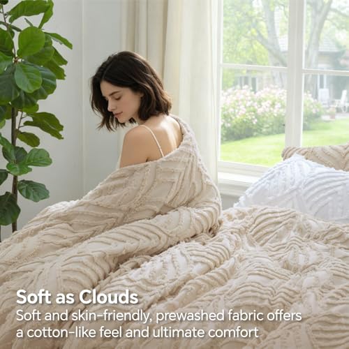 Image of BEDELITE Queen Comforter Set - Tufted Boho Bedding Set, Beige Boho Comforter, Soft Lightweight Comforter Queen, 3 Pieces Farmhouse Jacquard Bed Set for All Seasons