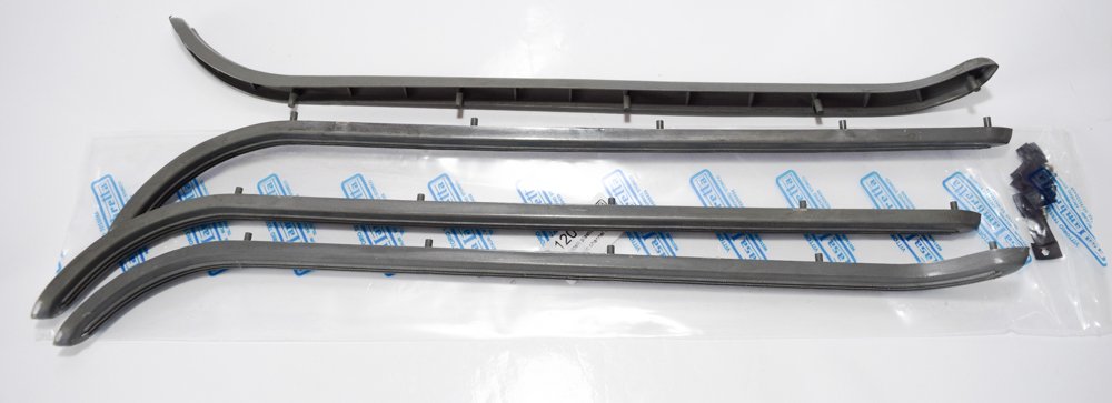SET 4 LISTELLI PEDANA PLASTICA LAMBRETTA J50/100/125