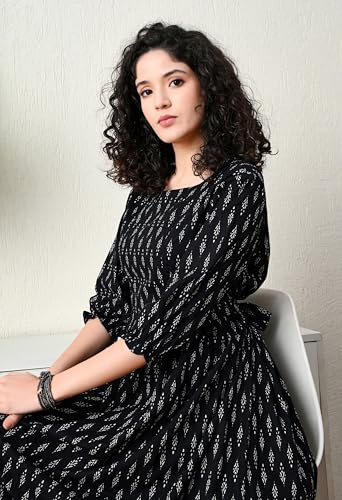 Image of Ichaa Women's Blue Cotton Printed Maternity Dress with Feeding Zips and Pocket| in Plus Sizes