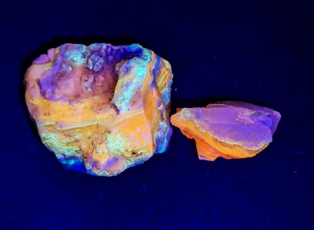 北海道産 蛍光オパール 観察キット:原石2個+本「光る石 北海道石」+