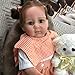 AFIKS Cute Baby Doll Capelli castani Ragazza Simulazione Baby Rebirth Doll 22 Pollici Morbido Vinile Panno Corpo Non Lavabile Realistico per età 3+ Set Regalo