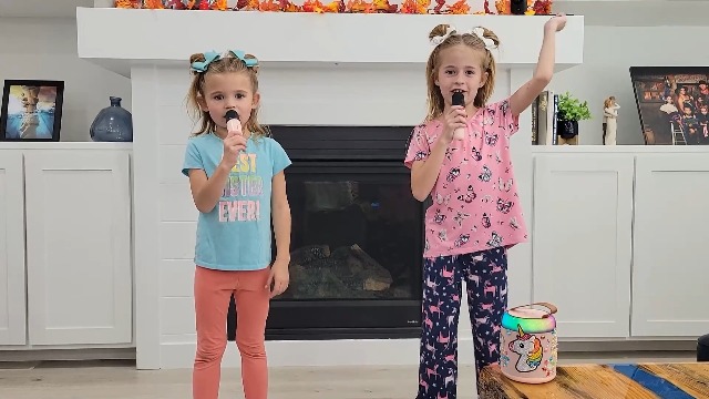 Karaoké Enfant Licorne Avec 2 Micros Sans Fil - Bluetooth 5.3, Lumières LED, Effets De Voix - Cadeau Fille 3-12 Ans