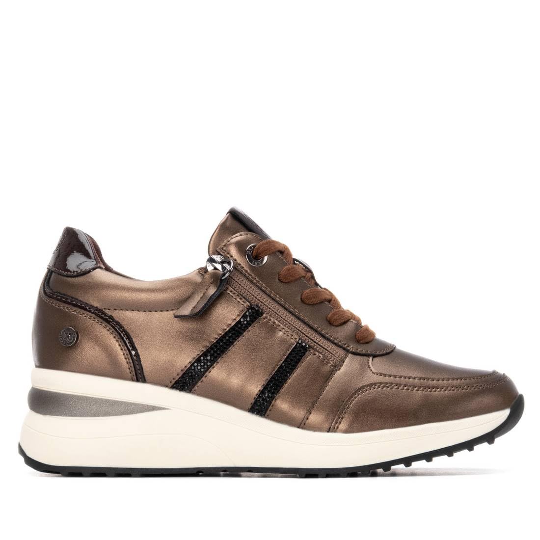 XTI - Sneakers Kobiety - Wygodne i wszechstronne obuwie – moda casualowa