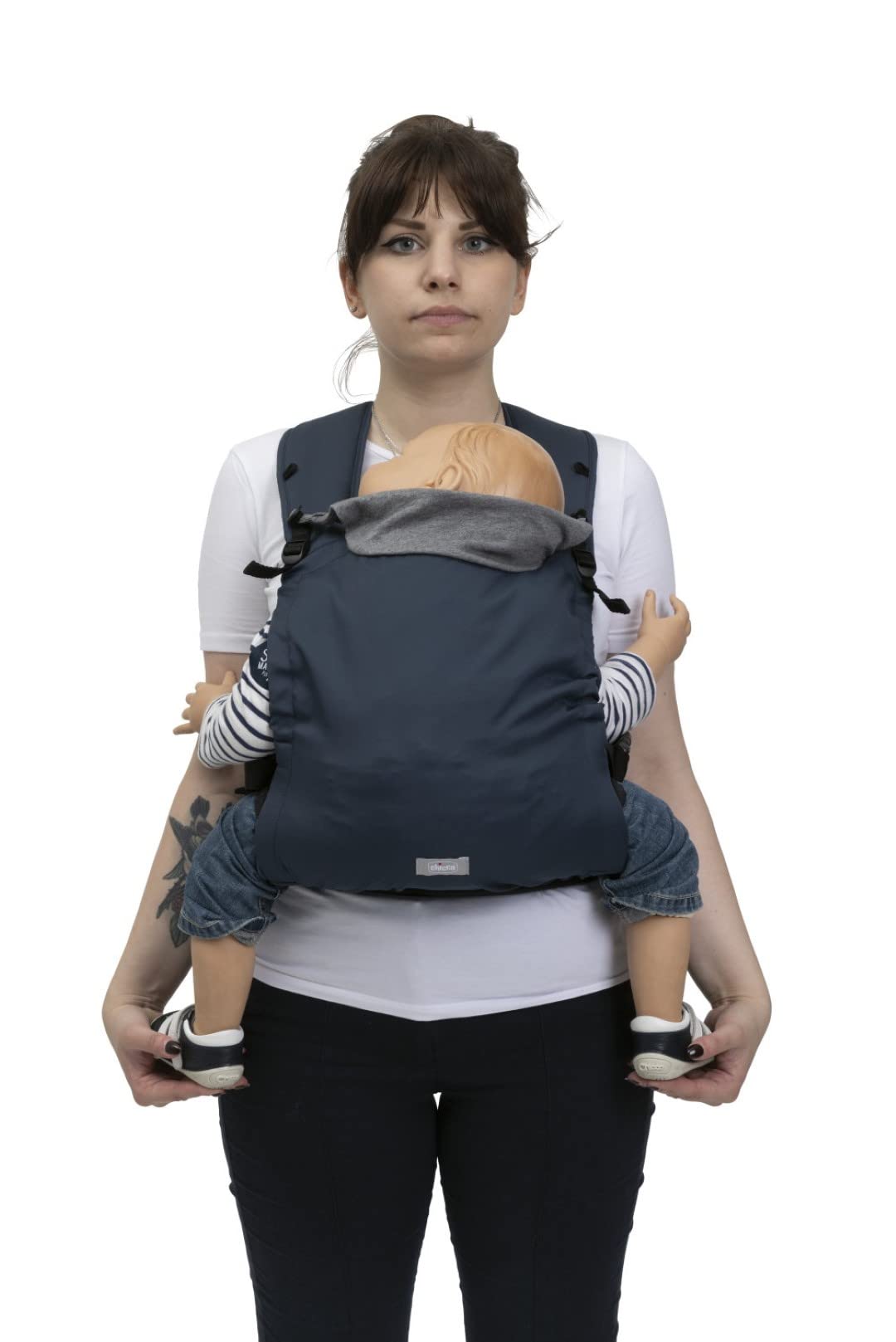 Chicco Skin Fit, Mochila Porta Bebé Ergonómica, Mochila Porteo Infantes de 0 Meses a 9 kg, Ajustable, Marsupio Infantes, Seguro para la Cadera del Bebé, Tirantes Cruzados y Acolchados, Capota, Azul