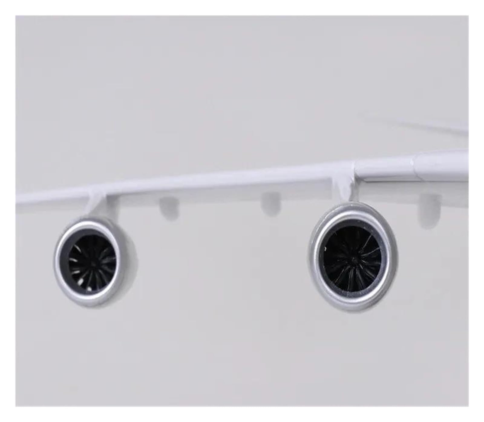 Odlewane zabawki samolotowe Model w skali 1:150 dla Northwest 747 Model samolotu do dekoracji Aluminiowy model samolotu pasażerskiego do zbierania i wyświetlania (bez światła)