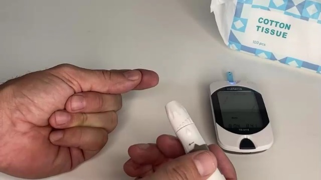 Image of Metene TD-4116 Blood Glucose Monitor Kit, 150 Glucometer Strips, No Coding | 150 Lancets & Control Solution & Lancing Device, Blood Sugar Monitor Large Display , Blood Sugar Test Kit for Home Use