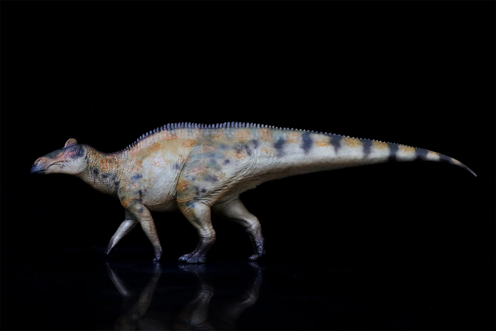 AMITD HLG Studio 1:35 Scale Edmontosaurus Model Realistic PVC Dinosaur Figure Collecor Home Decor Gift for Adult (arancione)