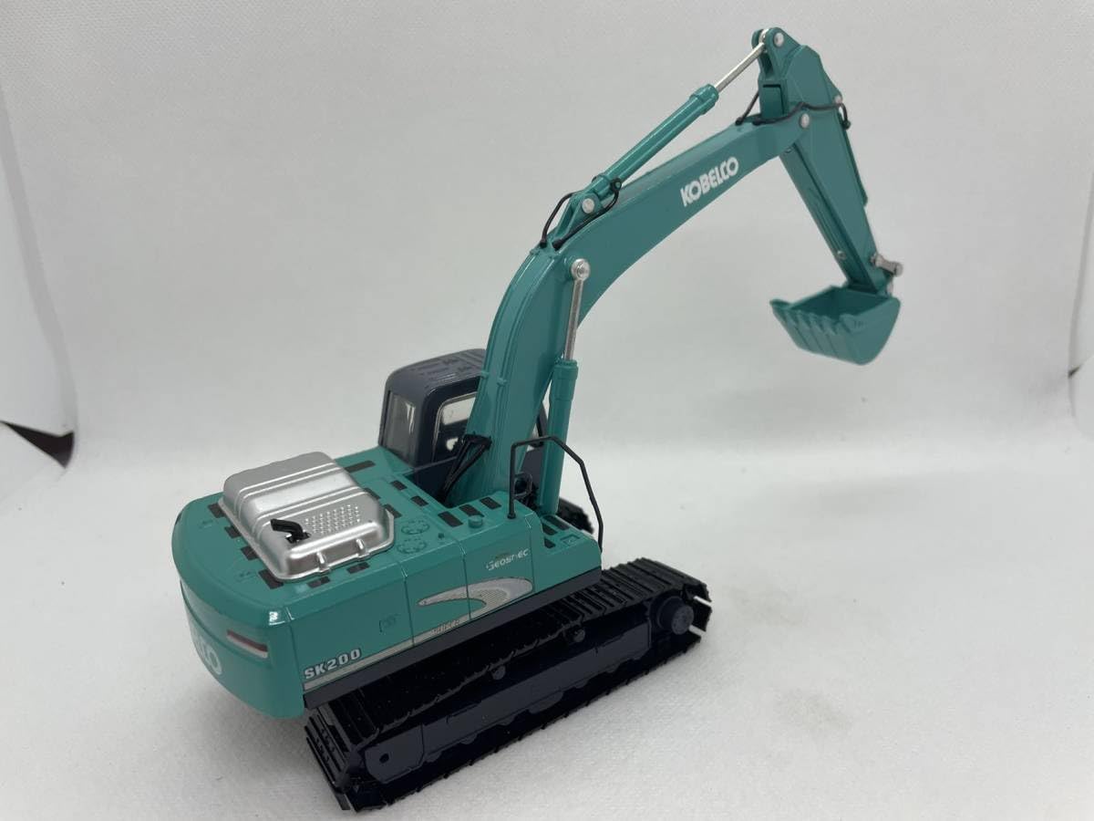 新品　未開封！コベルコKOBELCO SK200 1/50 Amazon.co.jp: トイコー(Toyco) 乗用ショベル コベルコ建機SK200