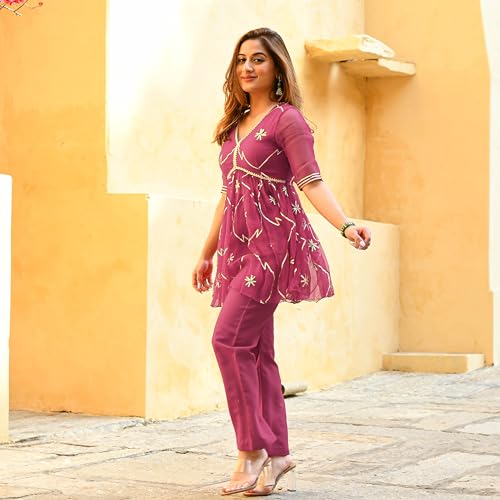 Image of ANNI DESIGNER Women's Georgette Embroidered Straight Co-Ord Set