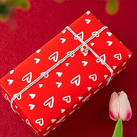 4 hojas Papel de Regalo Rojo con Corazones Cover